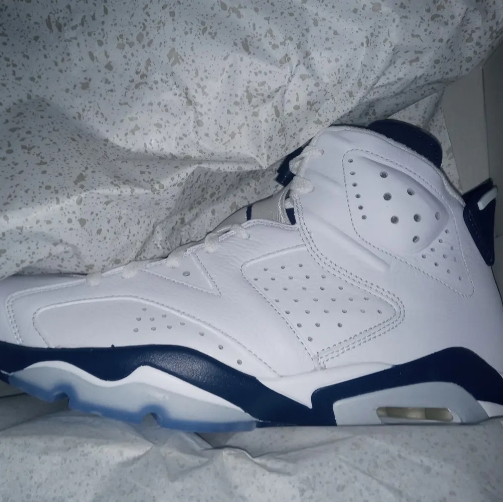 Jordan retro 6 midnight navy size 11